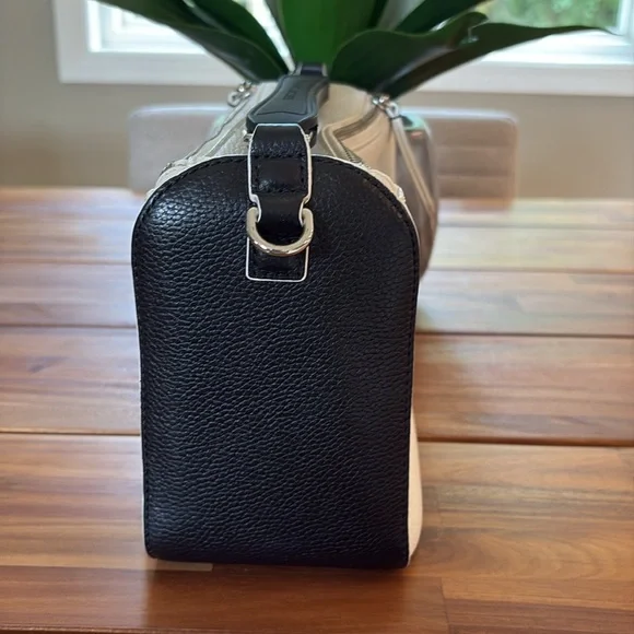 Large Marc Jacobs Black and White Lunchbox Purse - Picture 7 of 15